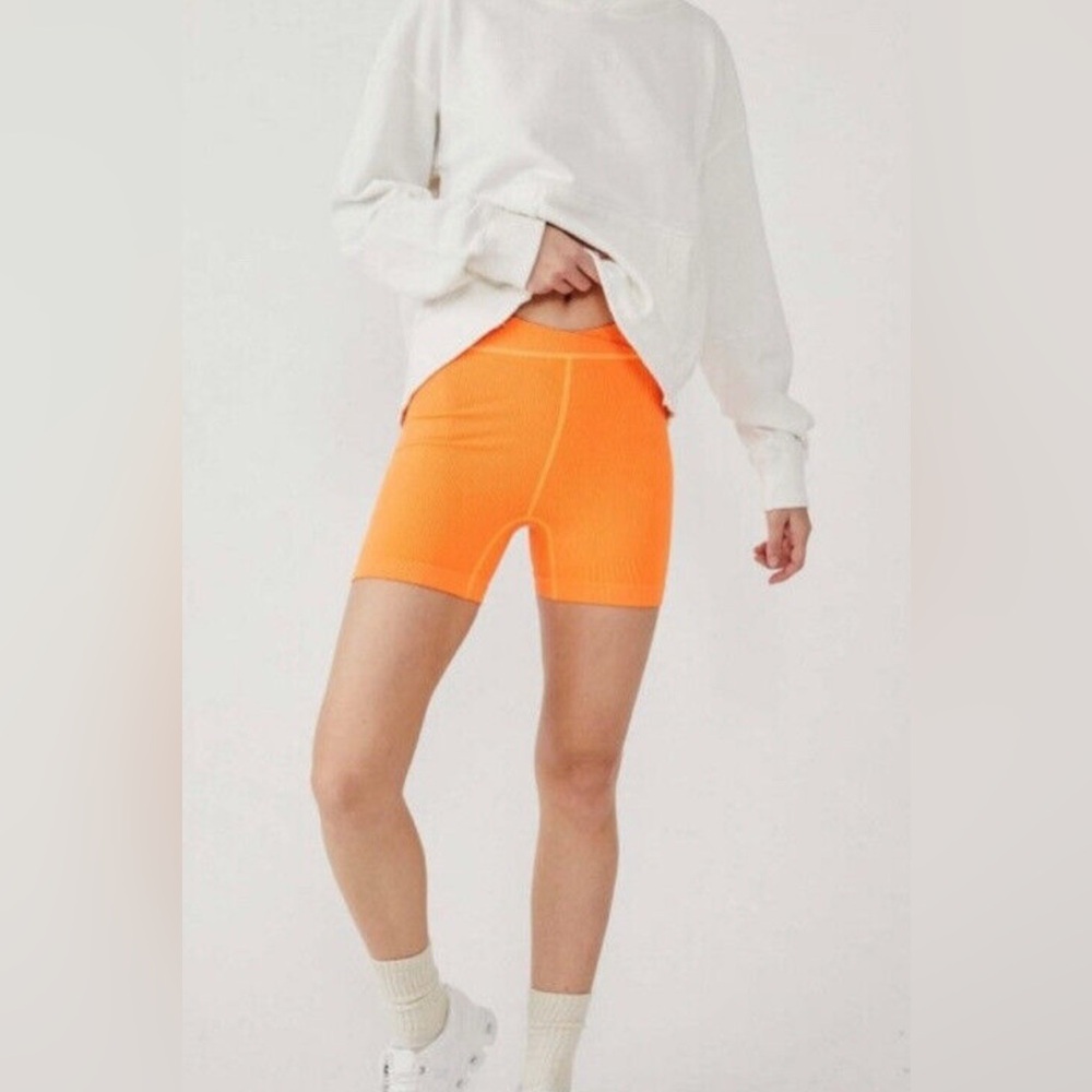 🛍️🛍️FREE PEOPLE - FREE THROW SHORT
